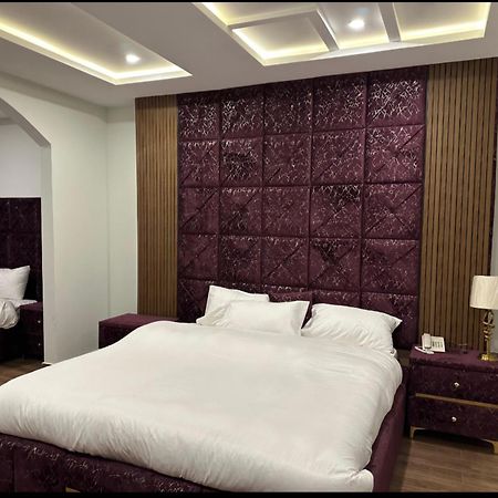 Gold Palace Hotel & Food Lounge Karandukai ภายนอก รูปภาพ