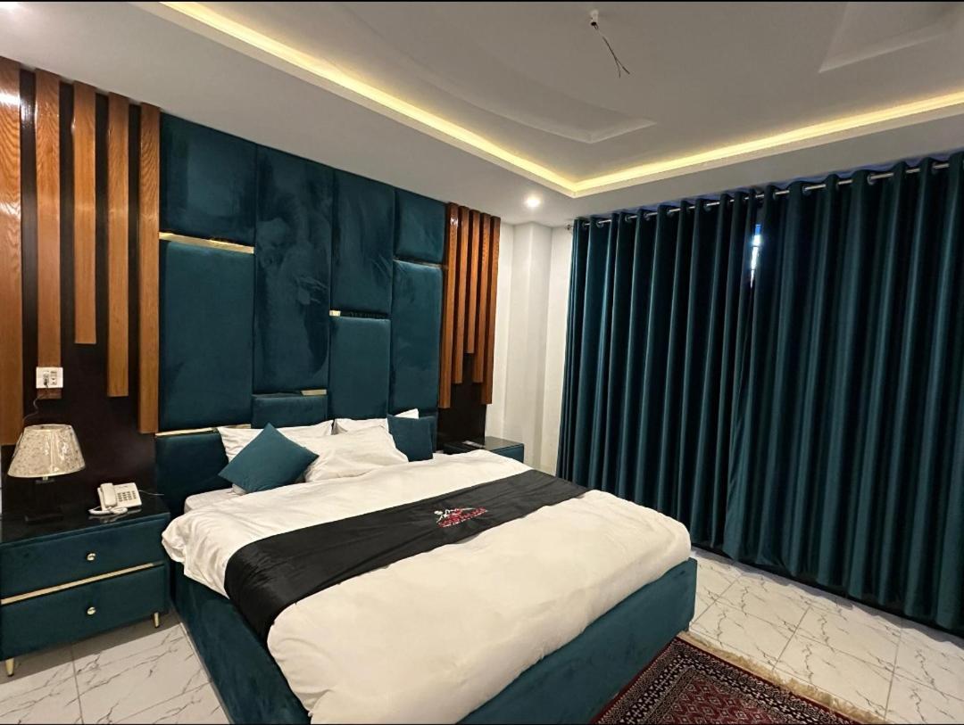 Gold Palace Hotel & Food Lounge Karandukai ภายนอก รูปภาพ