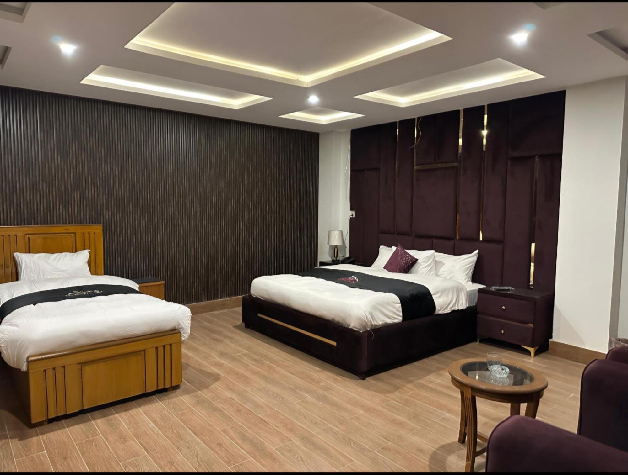 Gold Palace Hotel & Food Lounge Karandukai ภายนอก รูปภาพ